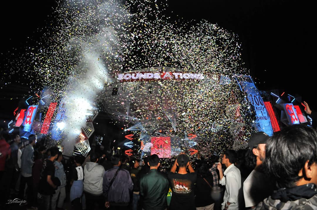 Image gallery marquee